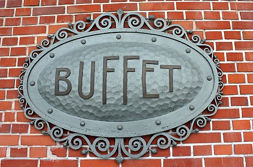 Thumbnail of buffet_007.jpg