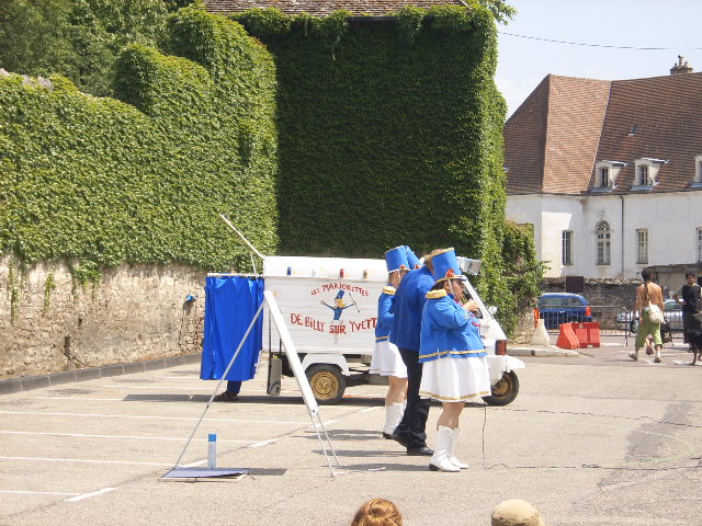 les marjorettes de billy sur Yvette.JPG