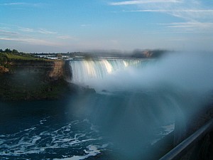 Thumbnail of niagarafalls12septembre19h35.JPG