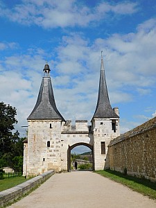 Thumbnail of bec_helluin_001.jpg
