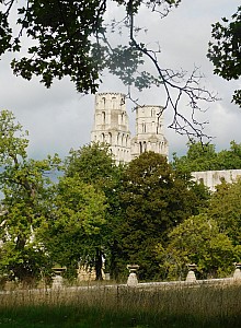 Thumbnail of jumieges_009.jpg