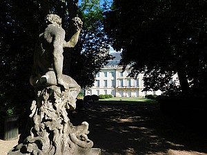Thumbnail of tours_007.jpg