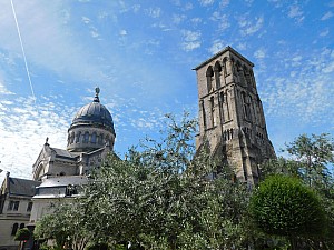 Thumbnail of tours_013.jpg