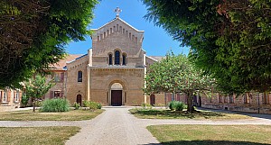 Thumbnail of abbaye_chambarand_juillet_01.jpg
