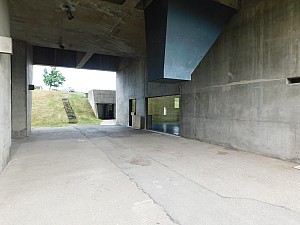 Thumbnail of uhfirminy_16.JPG