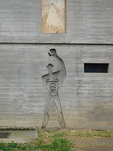 Thumbnail of uhfirminy_30.JPG